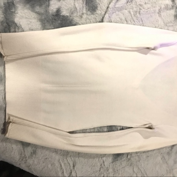 Aeropostale Sweater Size small - Picture 3 of 4